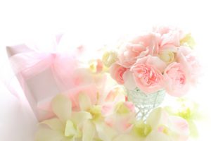 花束とプレゼント　豊かさの循環